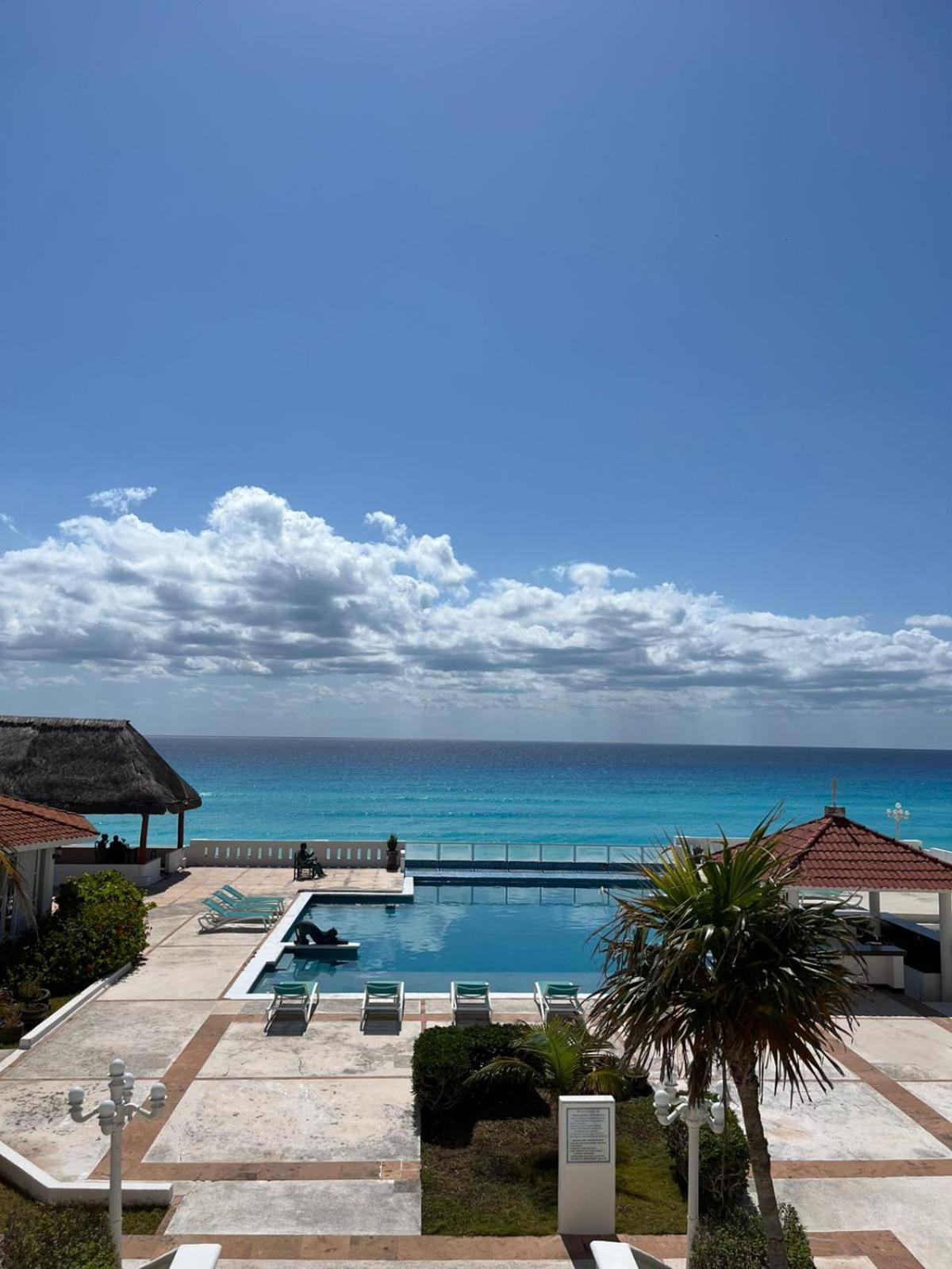 Hotel&Museo Casa Turquesa Cancun Bagian luar foto
