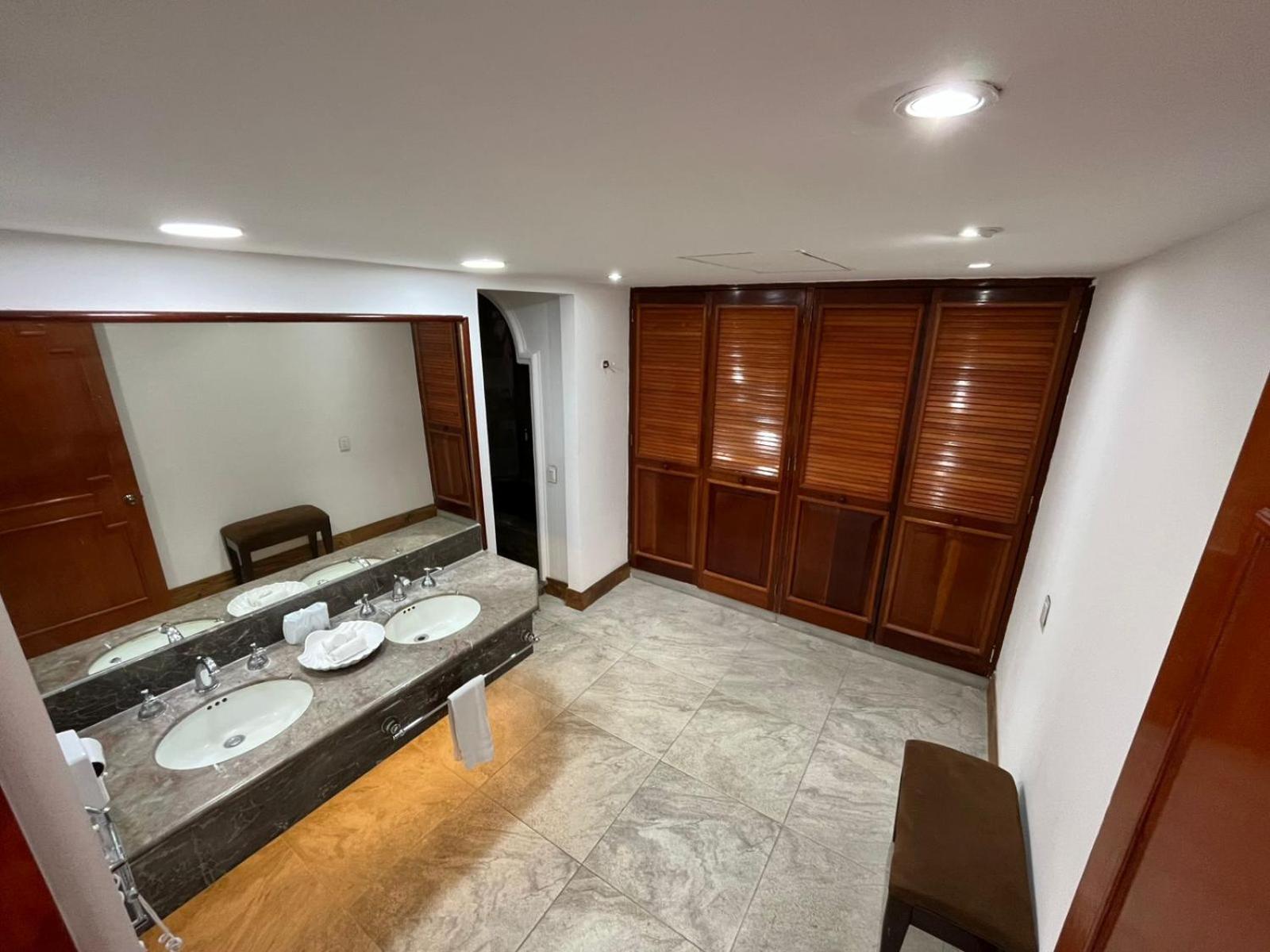 Hotel&Museo Casa Turquesa Cancun Bagian luar foto